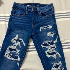 Women’s American Eagle distressed jeans